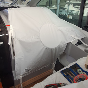 Purchase Bénéteau Gran Turismo 32 Console Cover