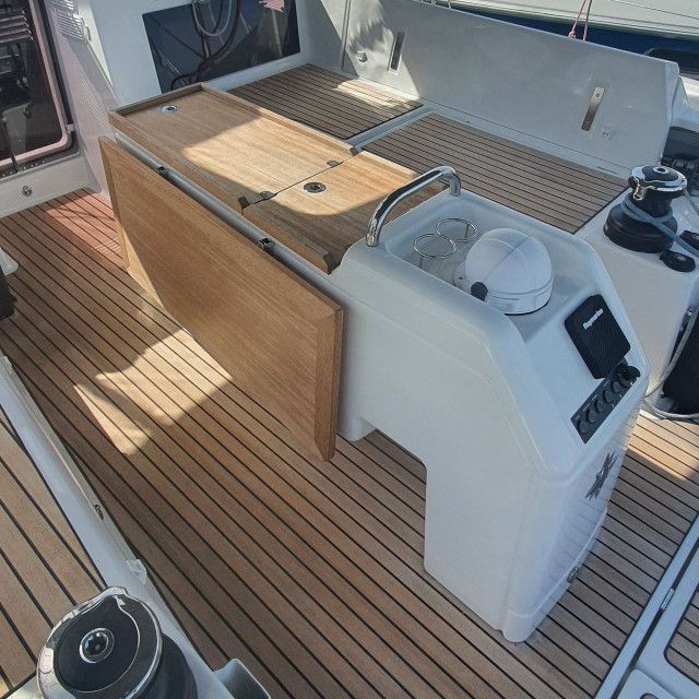 Purchase Jeanneau Sun Odyssey 440 table cover