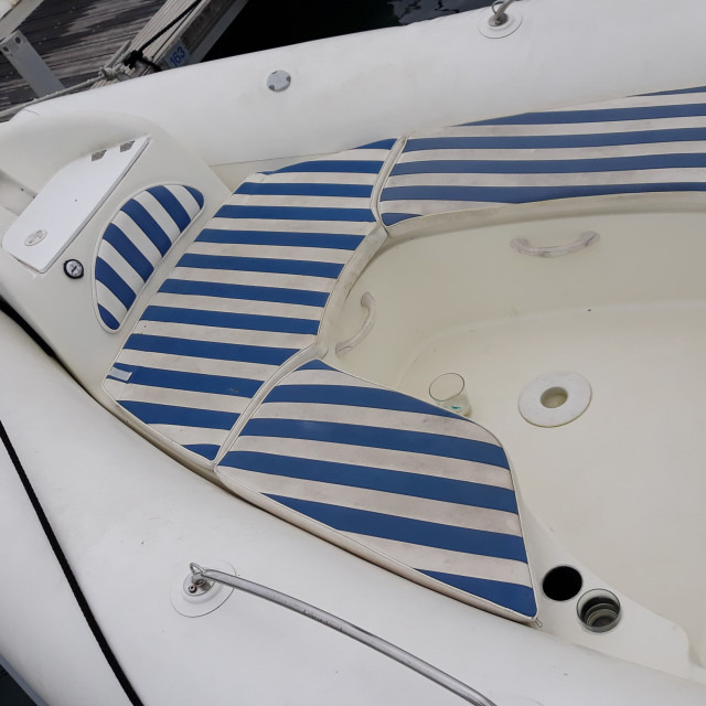 Purchase Front storage bin cushion for Zodiac Medline III