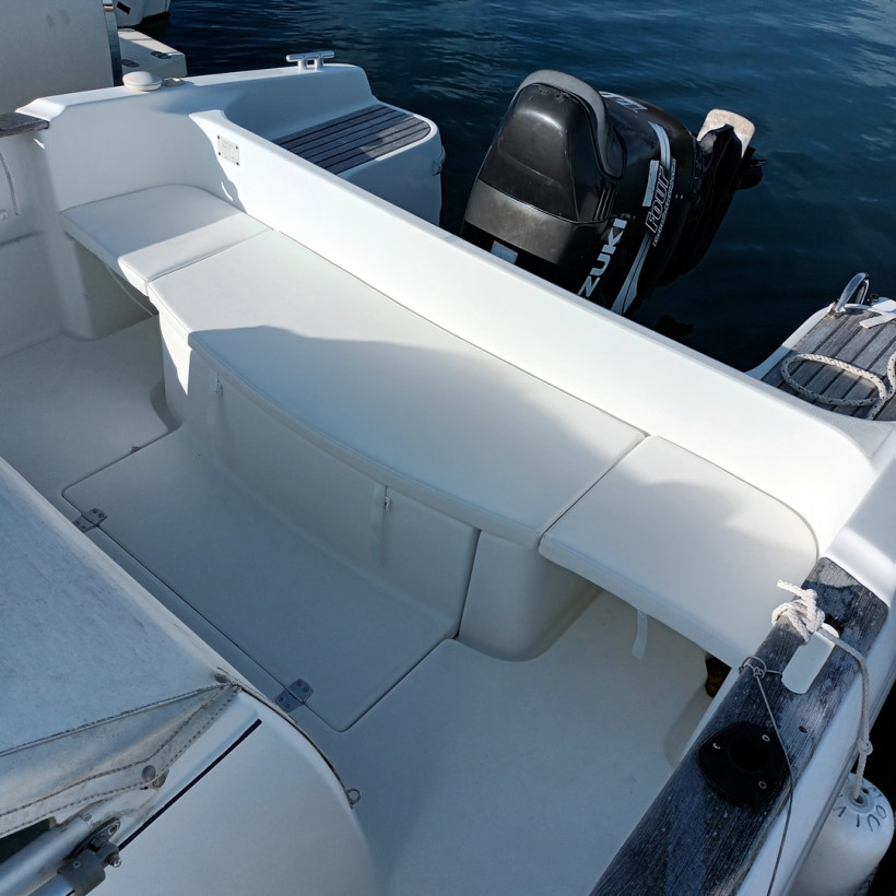 Purchase Bénéteau Ombrine 630 Seat Cushion