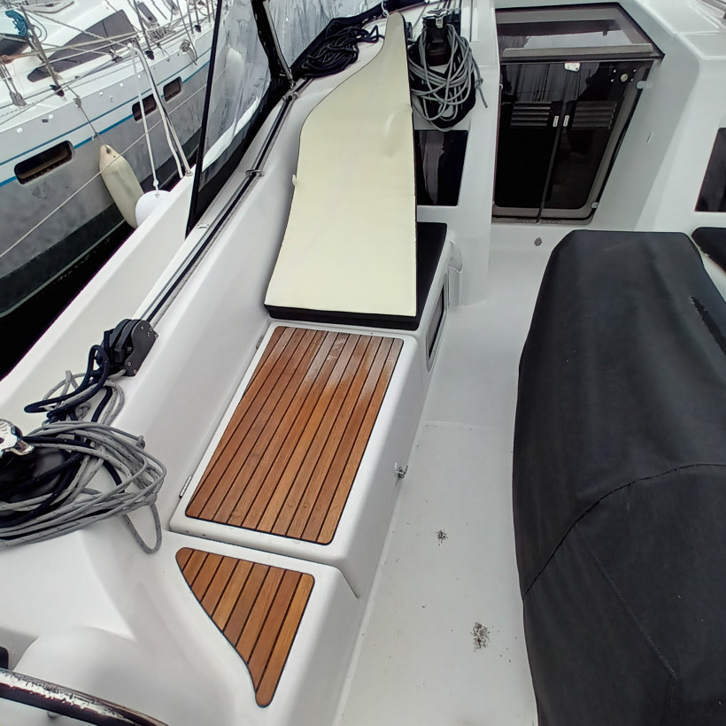 Purchase Jeanneau Sun Odyssey 410 cockpit cushions