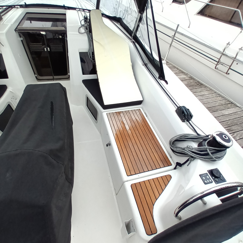 Purchase Jeanneau Sun Odyssey 410 cockpit cushions