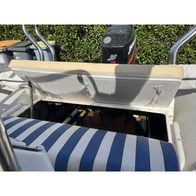Purchase Pilot seat cushion for Zodiac Medline I