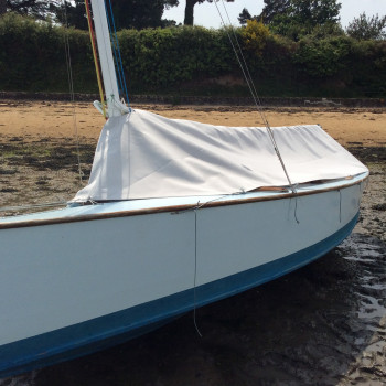 Purchase Sunbrella Cockpit Cover Guépard
