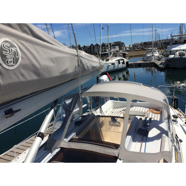 Purchase Spray Hood Bénéteau First 305