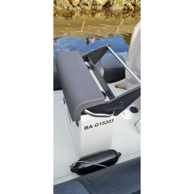 Purchase Manta 680 leaning post cover