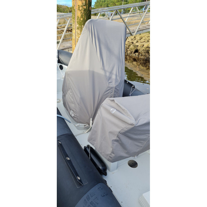 Purchase Pro Marine Manta 680 Console Cover Purchase Pro Marine Manta 680 Console Cover