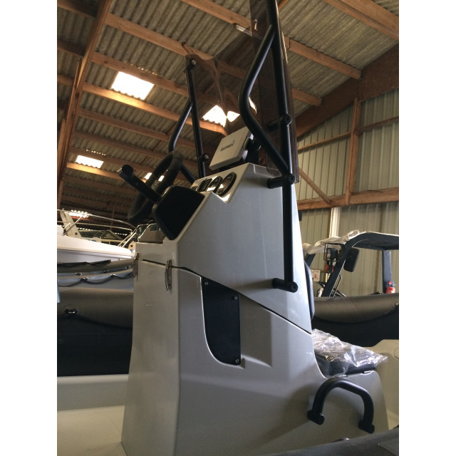 Housse de console H-LS Sunbrella Zodiac Pro 6.5 Housse de console H-LS Sunbrella Zodiac Pro 6.5